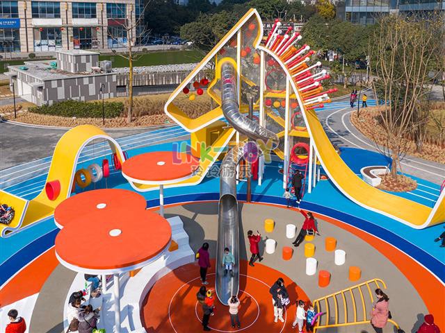 非標(biāo)造型滑梯